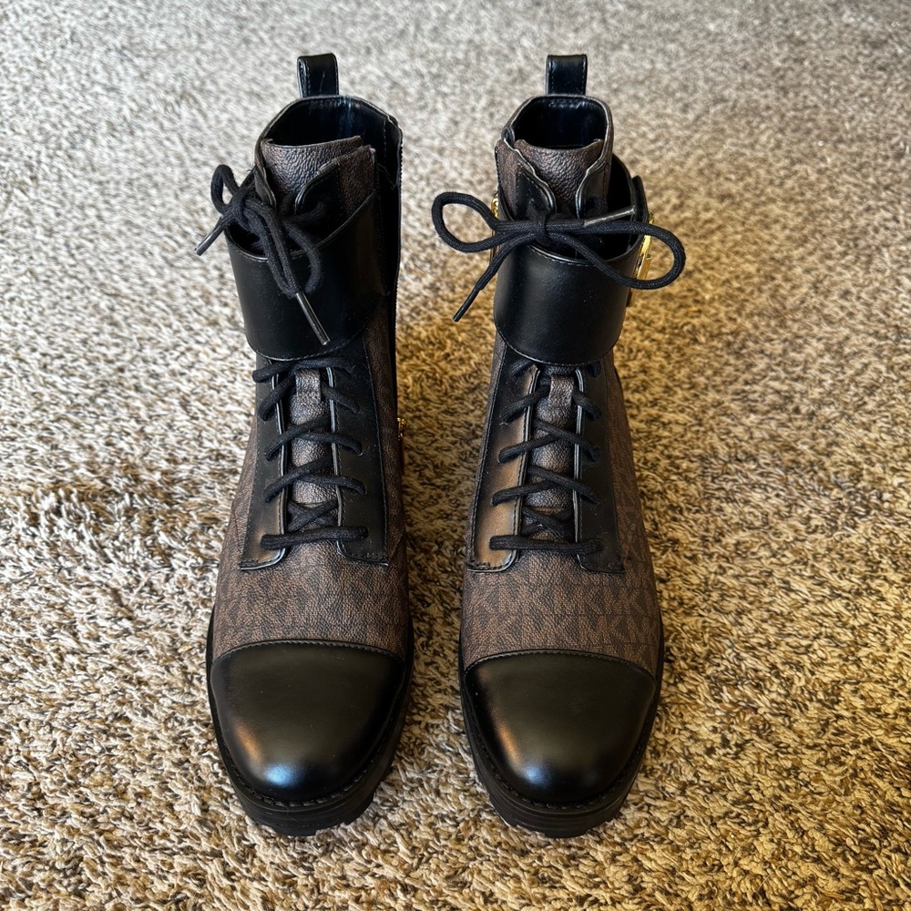 Michael Kors Women's 8.5 Tatum Combat Biker Side-Zip Signature Boots - Picture 2 of 11
